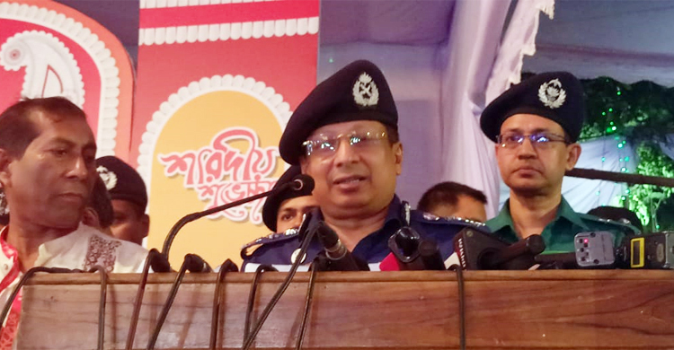 কেউ পূজার পরিবেশ নষ্ট করতে চাইলে সঙ্গে সঙ্গে ধরিয়ে দেবেন: আইজিপি