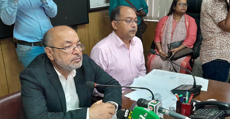 আজ রাতেই আঘাত হানতে পারে ঘূর্ণিঝড় হামুন : দুর্যোগ প্রতিমন্ত্রী
