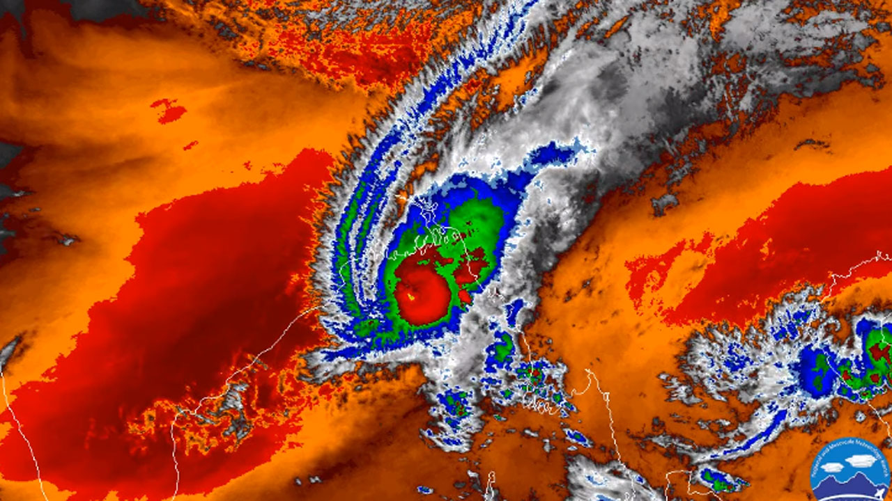 রাত ৯টা নাগাদ উপকূল অতিক্রম শুরু করতে পারে ঘূর্ণিঝড় ‘হামুন’