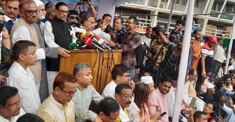 ফখরুলের পকেট গরম, মালপানি ভালো ঢুকেছে!