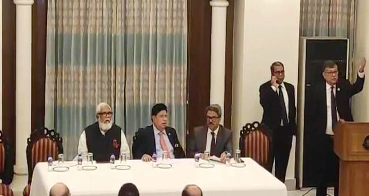 ঢাকায় বিদেশি কূটনীতিকদের নিয়ে বৈঠকে পররাষ্ট্রমন্ত্রী