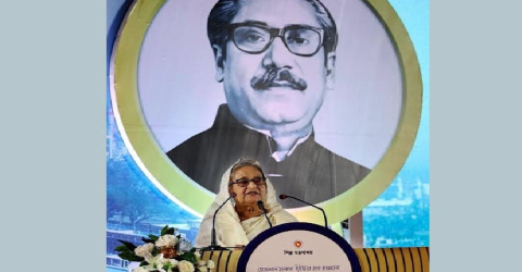 দেশবাসীকে সাহসের সঙ্গে যেকোনো পরিস্থিতি মোকাবেলা করতে হবে: প্রধানমন্ত্রী