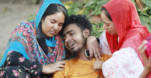আমার স্ত্রীর তো কোনো দোষ ছিল না, আমার সন্তানদের এখন কে দেখবে?