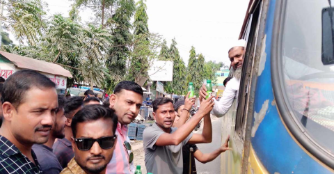 অবরোধে গাড়ি চালালেই চালকরা পাচ্ছেন ঠাণ্ডা সেভেন আপ