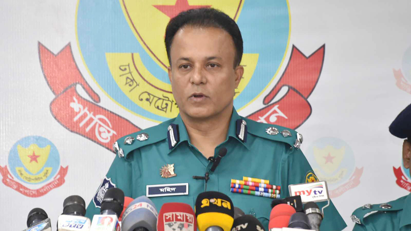 হরতাল ও অবরোধে ঢাকায় ১৩ দিনে ৬৪ বাসে আগুন, গ্রেপ্তার ১২: ডিএমপি