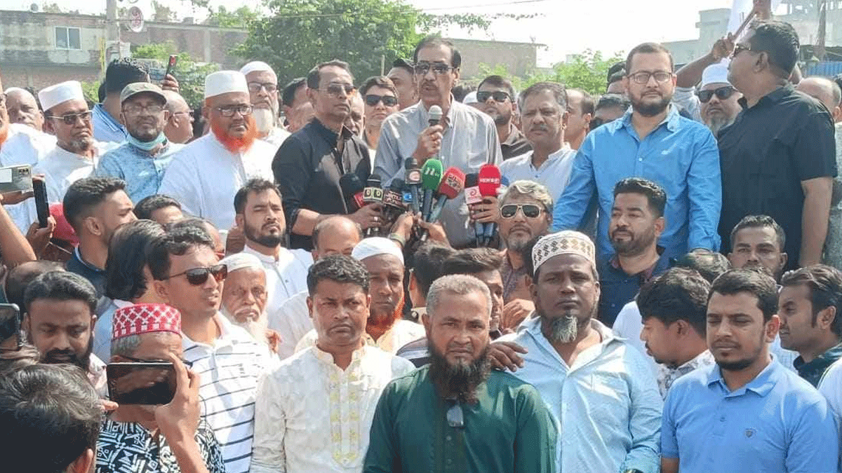 লন্ডন থেকে মানুষকে উসকে দিচ্ছে, সাহস থাকলে দেশে আসুক: শামীম ওসমান