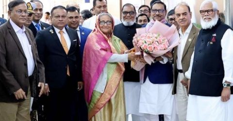 দেশে ফিরেছেন প্রধানমন্ত্রী