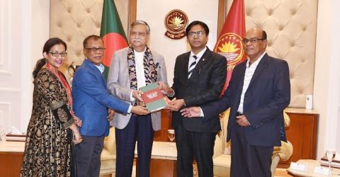 রাষ্ট্রপতির বইয়ের ইংরেজি সংস্করণ প্রকাশিত