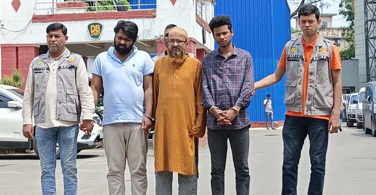 শালা-দুলাভাইয়ের পারিবারিক ‘দুদক’, ভয় দেখিয়ে হাতিয়ে নিতো টাকা