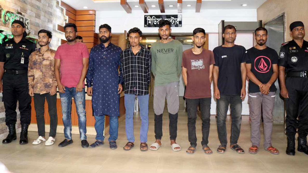 মোবাইল হারানোর জেরে আকাশ, আমজাদ খুন ছিনতাইয়ের ভাগ বাটোয়ারায়