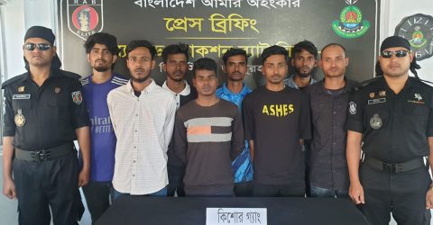 জয়পুরহাটে কিশোর গ্যাংয়ের লিডারসহ গ্রেপ্তার ৮
