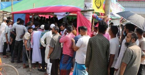 ন্যায্যমূল্যে পণ্য বিক্রিতে সাড়া ফেলেছে ‘কালেক্টর বাজার’