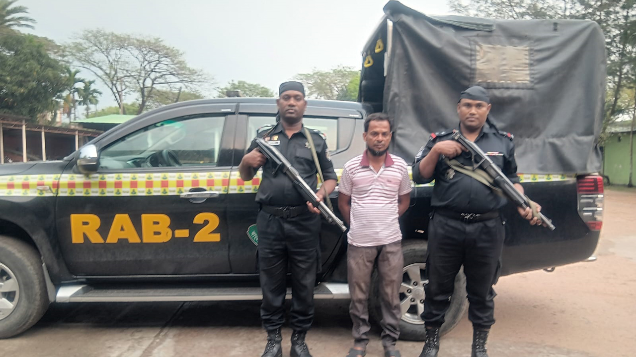 লক্ষ্মীপুরে মিরন হত্যায় সাজাপ্রাপ্ত আসামি জামাল ঢাকায় গ্রেপ্তার