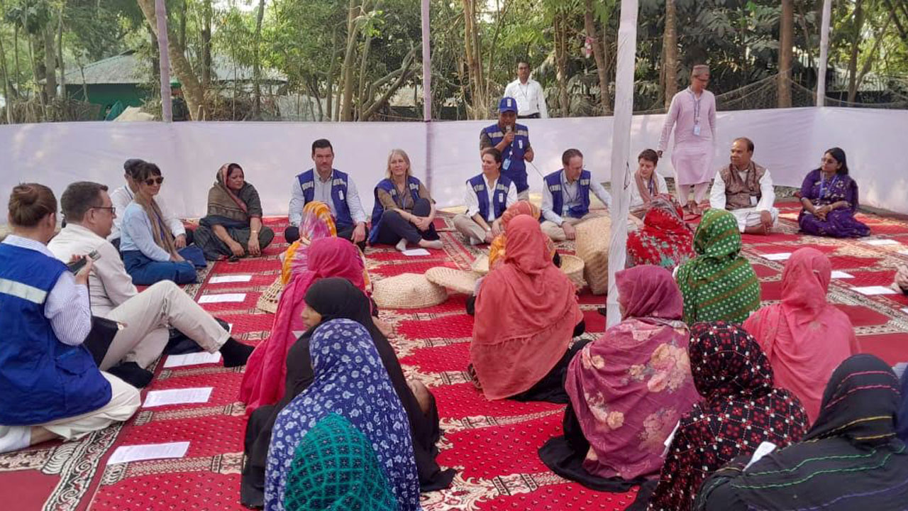 হাতিয়ার মানুষের জীবনমান উন্নয়নে কাজ করবেন ভিক্টোরিয়া