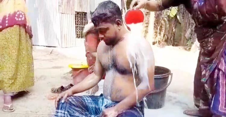 পরকীয়া করে উধাও স্ত্রী, দুধ দিয়ে গোসল করে দ্বিতীয় বিয়ে স্বামীর