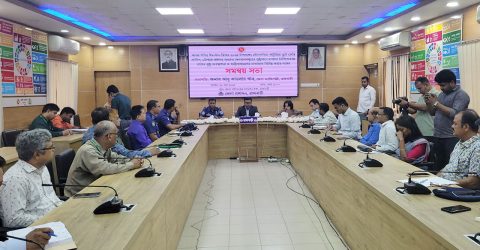 ঈদযাত্রায় দৌলতদিয়া-পাটুরিয়া নৌরুটে ১৫ ফেরি ও ২০ লঞ্চ