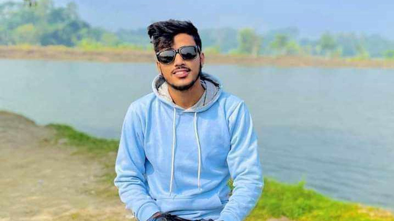 ইফতার শেষে বাজারে যাওয়ার পথে সড়কে প্রাণ গেল যুবকের