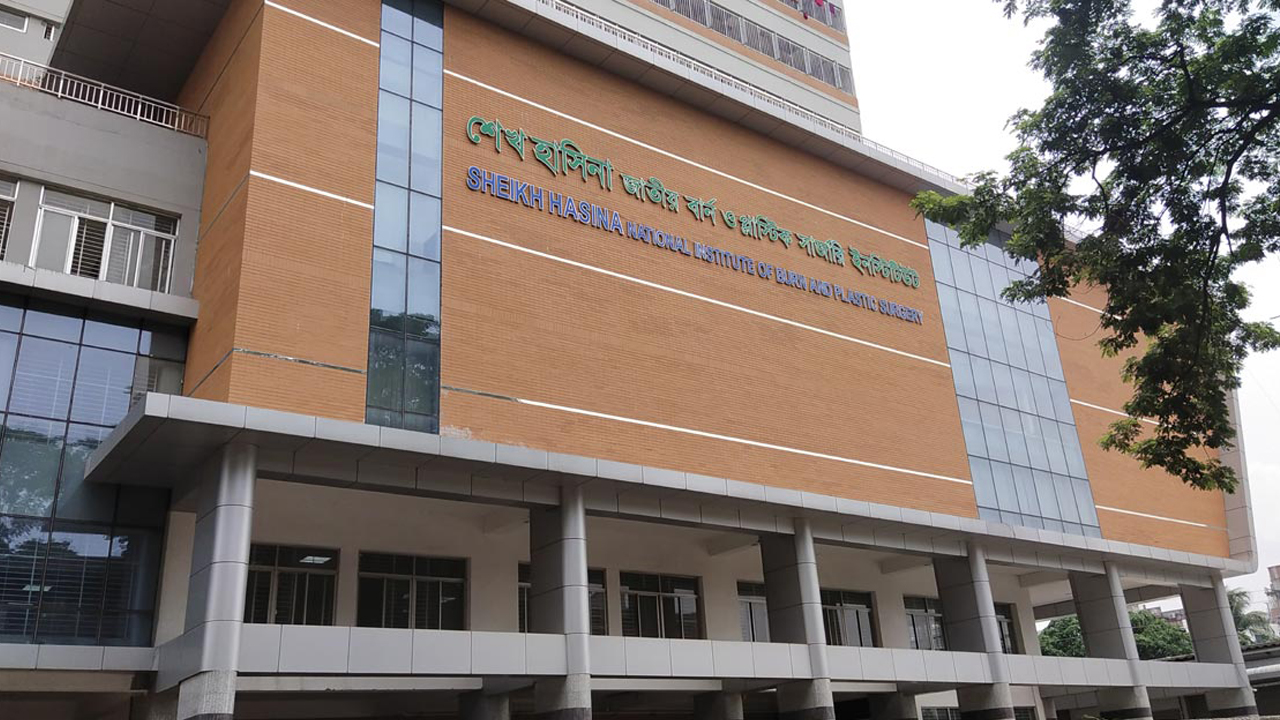 গাজীপুরে গ্যাস সিলিন্ডার বিস্ফোরণে মৃত্যু বেড়ে ১৬