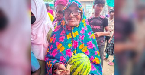 দুই ট্যাহায় তরমুজ পাইছি, খাইয়া রোজা খুলুম’