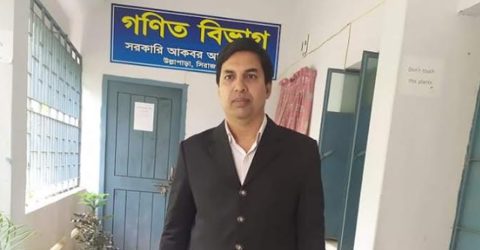 ব্যবহারিকের জন্য নেন অতিরিক্ত টাকা, ক্লাসে বসেই পড়ান প্রাইভেট!