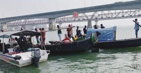 মেঘনায় নিখোঁজদের সন্ধানে দ্বিতীয় দিনের মতো উদ্ধারকাজ শুরু