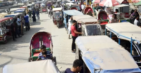 নারায়ণগঞ্জে বেপরোয়া চাঁদাবাজি