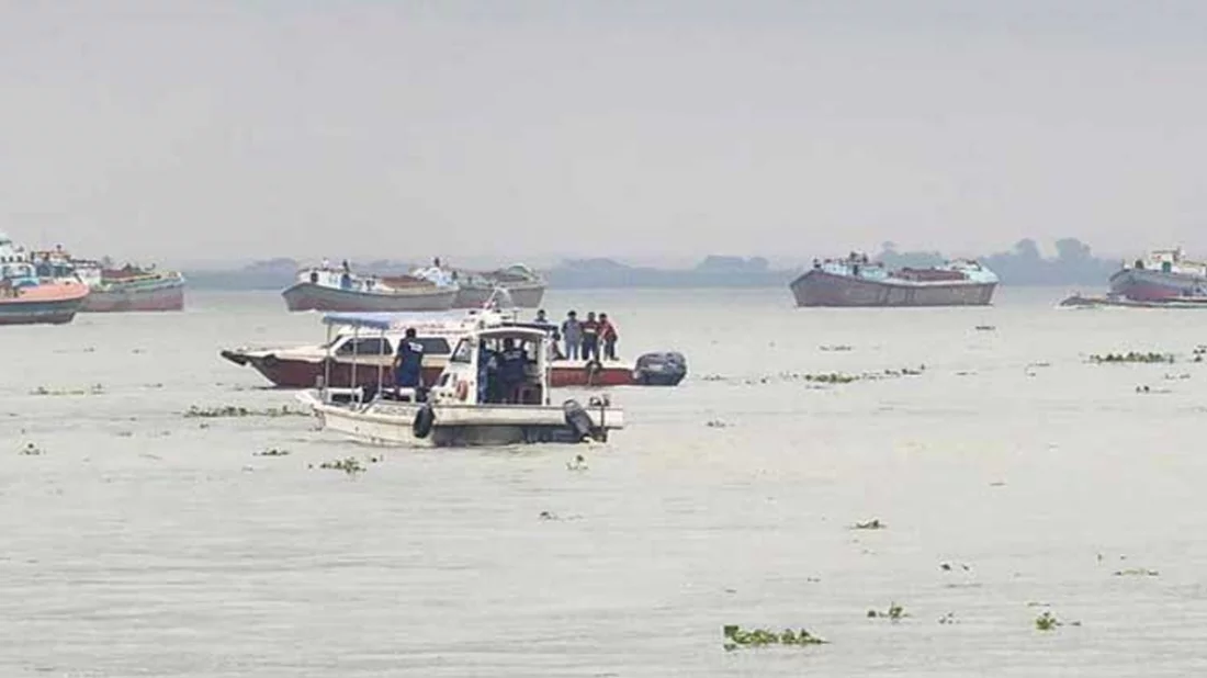 ৬ হাজার বস্তা সরকারি চাল নিয়ে ডুবলো বাল্কহেড জাহাজ