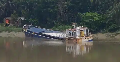 ভৈরব নদে কয়লাবোঝাই কার্গো জাহাজডুবি