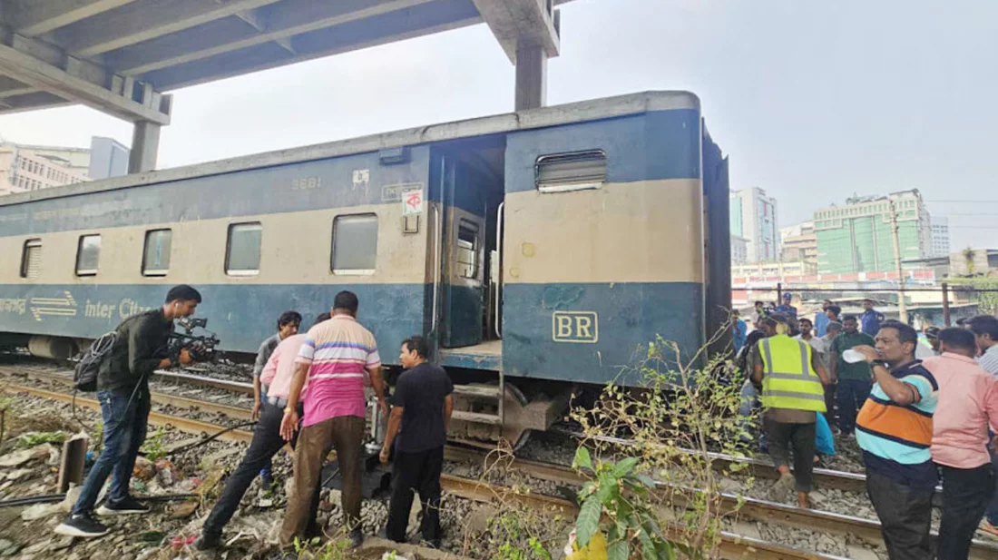 তেজগাঁওয়ে যমুনা এক্সপ্রেস ট্রেন লাইনচ্যুত