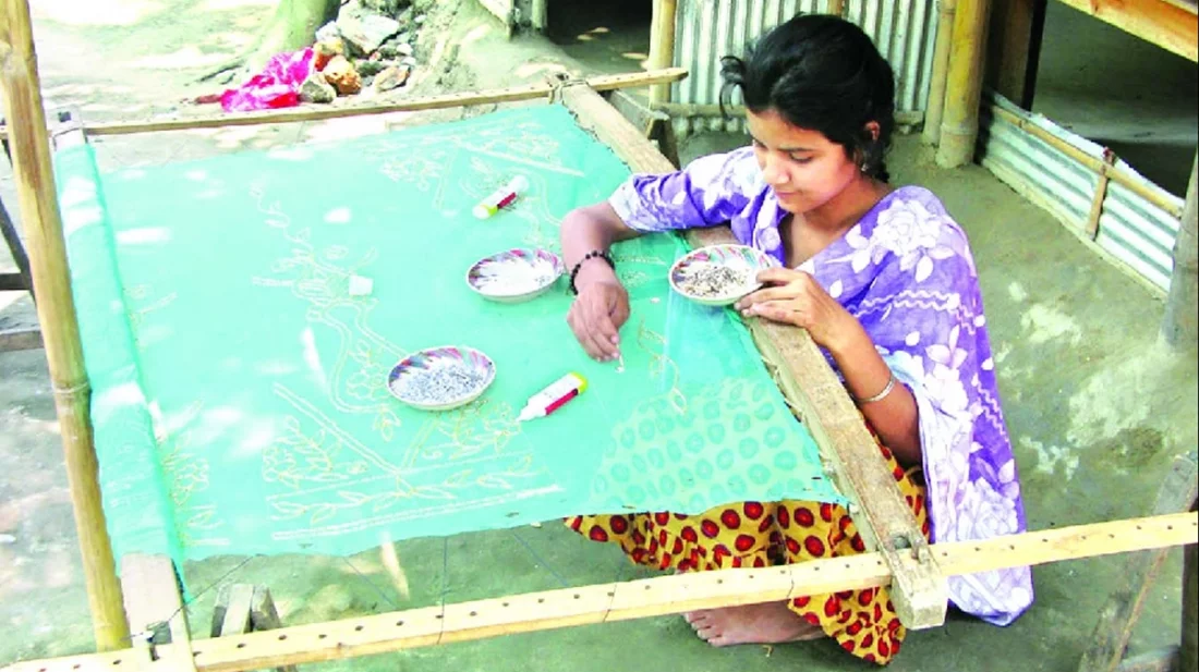 সৈয়দপুরে কারচুপির কাজে ব্যস্ত ৩০ হাজার নারী