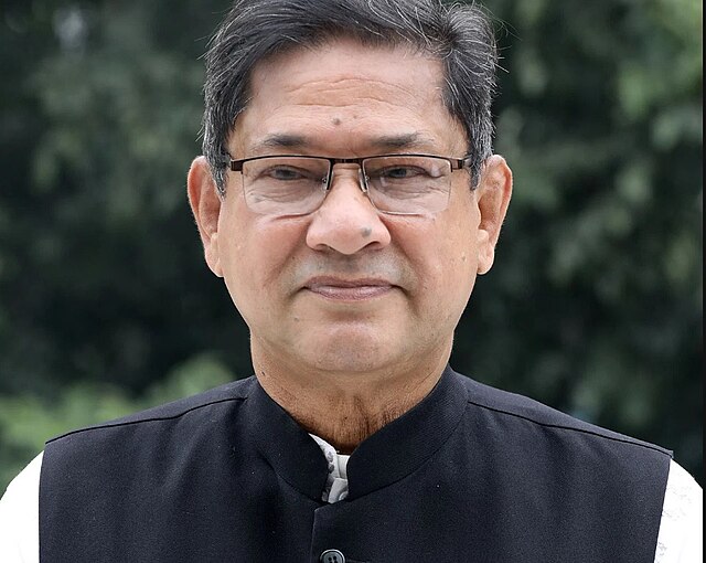 পুলিশ ফাঁড়িতে যুবলীগ নেতাকে পিটিয়ে ছেলেকে নিয়ে গেলেন এমপি