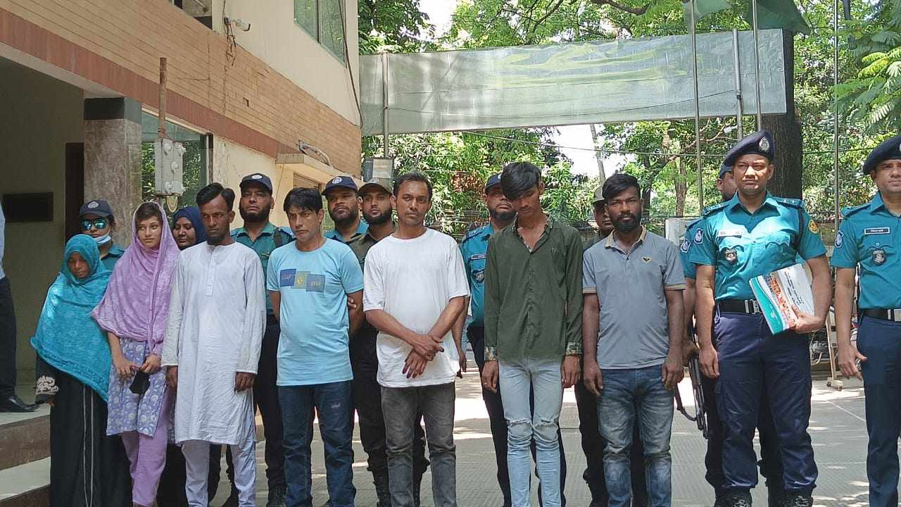 রেকি করে ফাঁকা ঢাকায় চুরি করতেন তারা