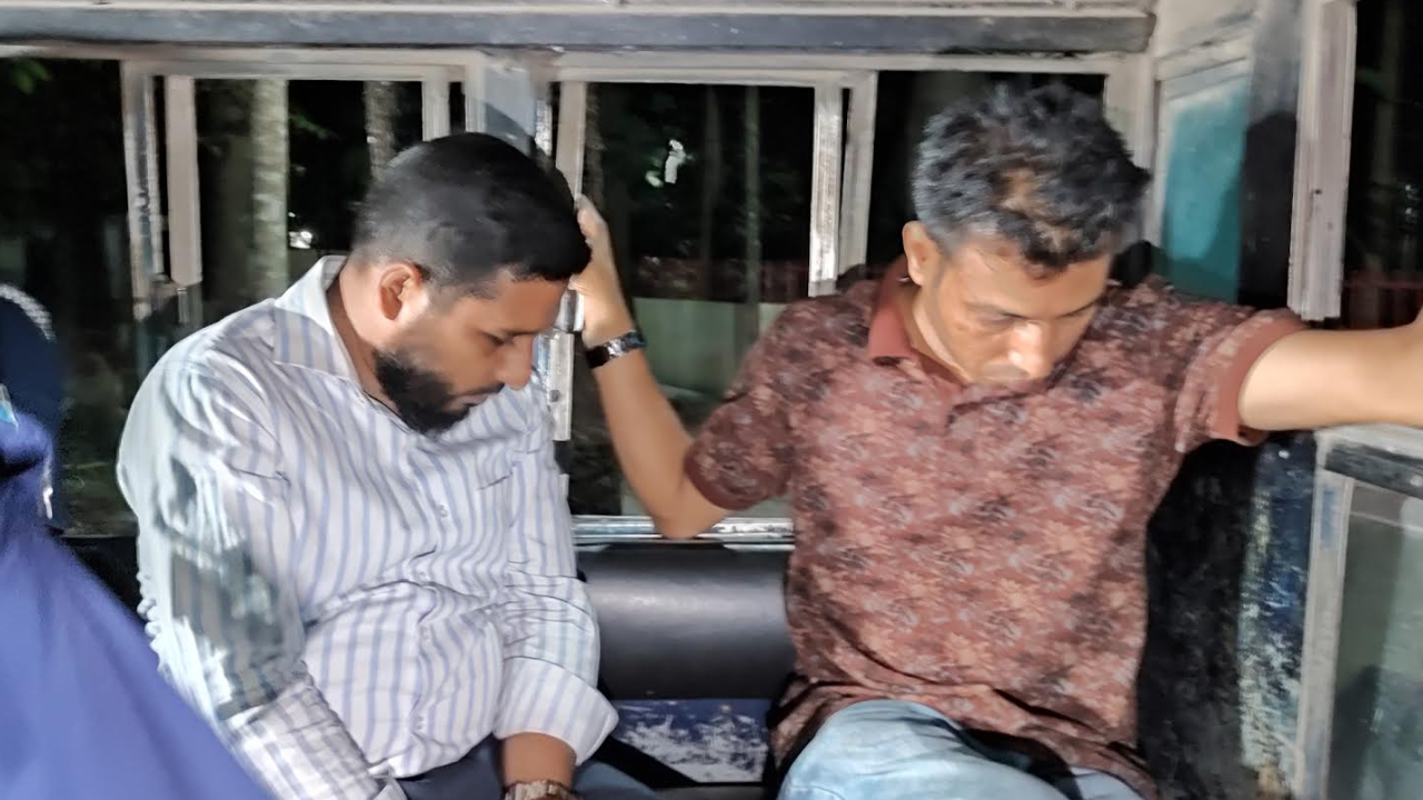 পাবনায় ঘুষের টাকাসহ আটক পাউবোর দুই প্রকৌশলী জেলহাজতে