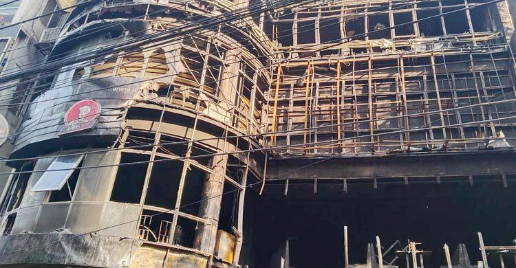 দুই রেস্টুরেন্টের মালিকসহ ভবনের তত্ত্বাবধায়ক গ্রেফতার