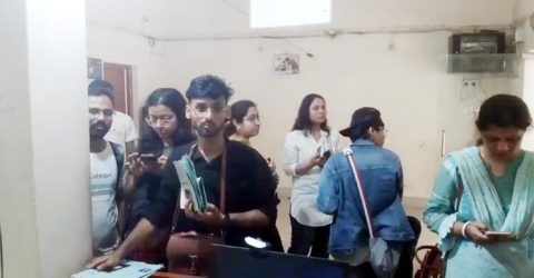সাড়ে ৪ ঘণ্টা পর আখাউড়া স্থলবন্দরে যাত্রী পারাপার শুরু