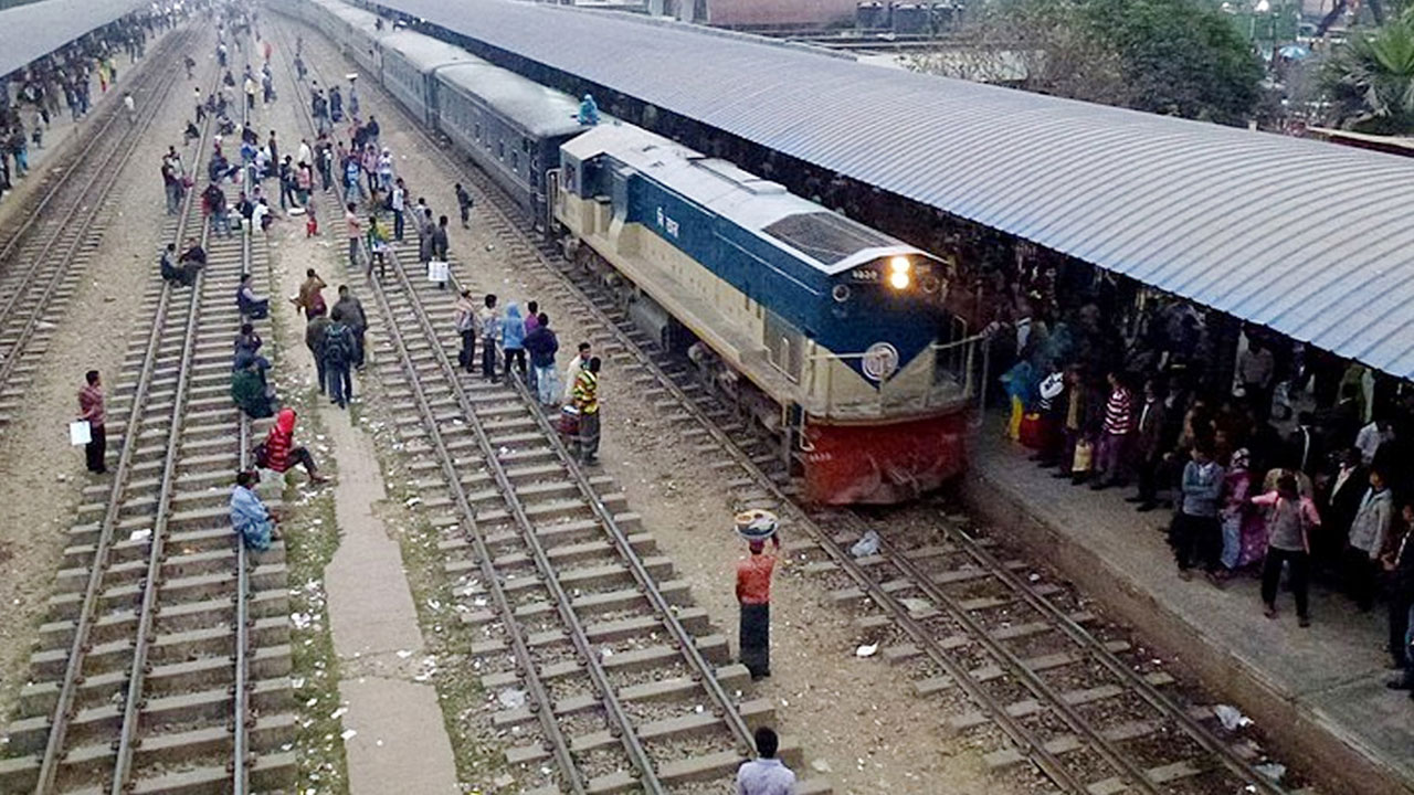 ঢাকাগামী ৯ ট্রেন বিমানবন্দর স্টেশনে দাঁড়াবে না বুধবার থেকে