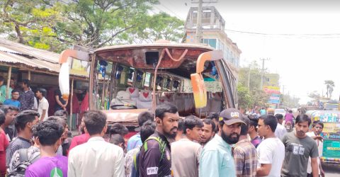 বগুড়ায় বাস-প্রাইভেট কারের মুখোমুখি সংঘর্ষে নিহত ২