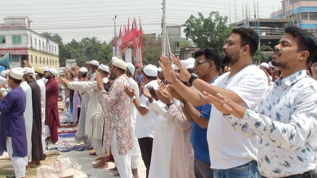 চুয়াডাঙ্গায় কমেছে তাপমাত্রা, বৃষ্টির জন্য কাঁদলেন মুসল্লিরা