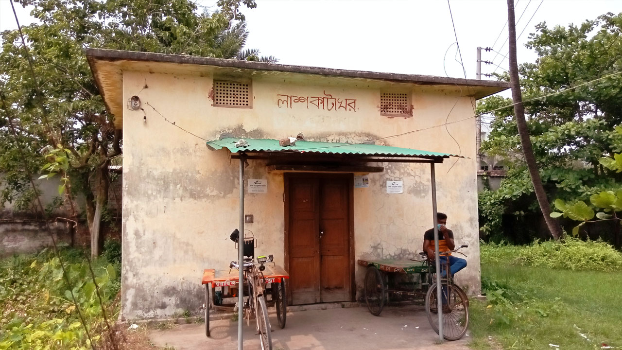 স্ত্রীকে হত্যার অভিযোগ, হাসপাতালে লাশ রেখে পালিয়ে গেলেন স্বামী