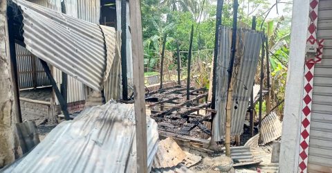 শরীয়তপুরে রাতের অন্ধকারে আ.লীগের কার্যালয়ে অগ্নিসংযোগ