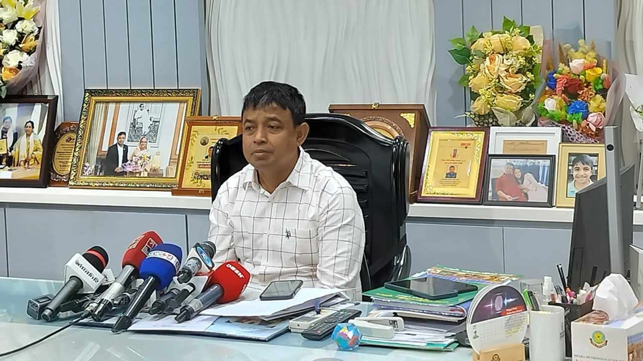 বাসায় সার্টিফিকেট বানাতেন বোর্ড কর্মকর্তা, বিক্রি হতো ৩৫ হাজারে