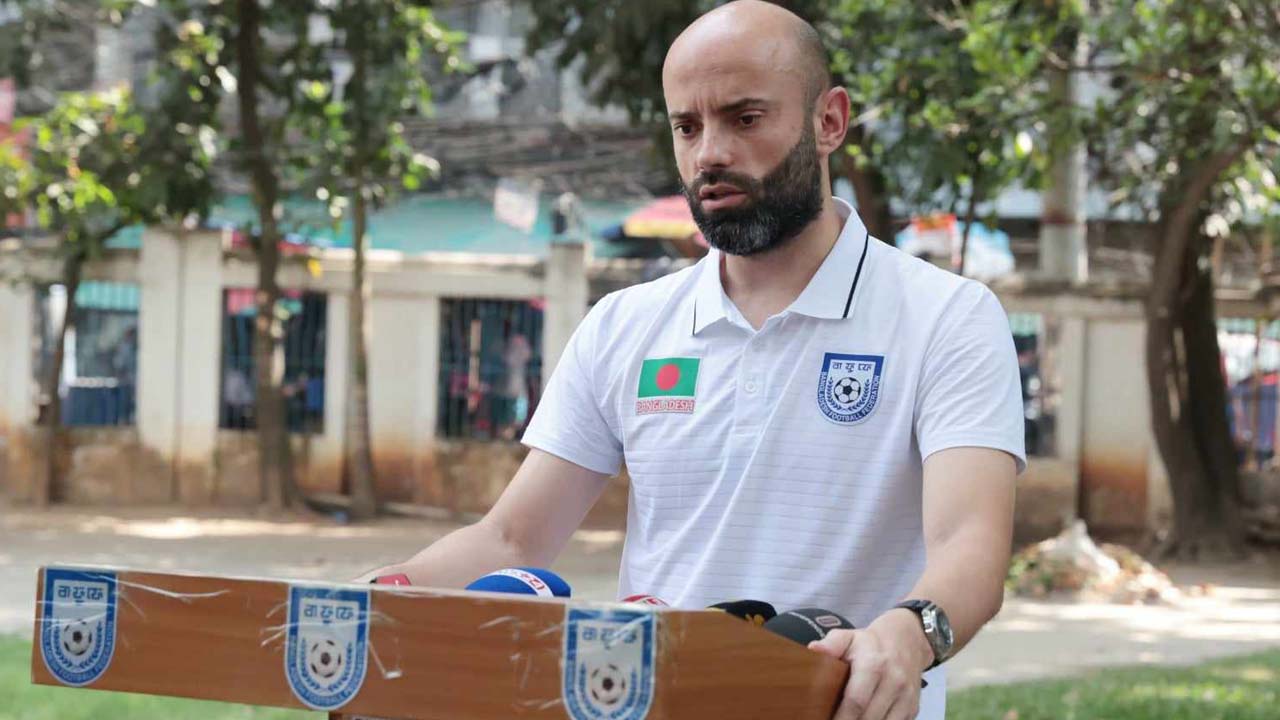 সালাউদ্দিনের সমালোচনায় ভীত নন কোচ