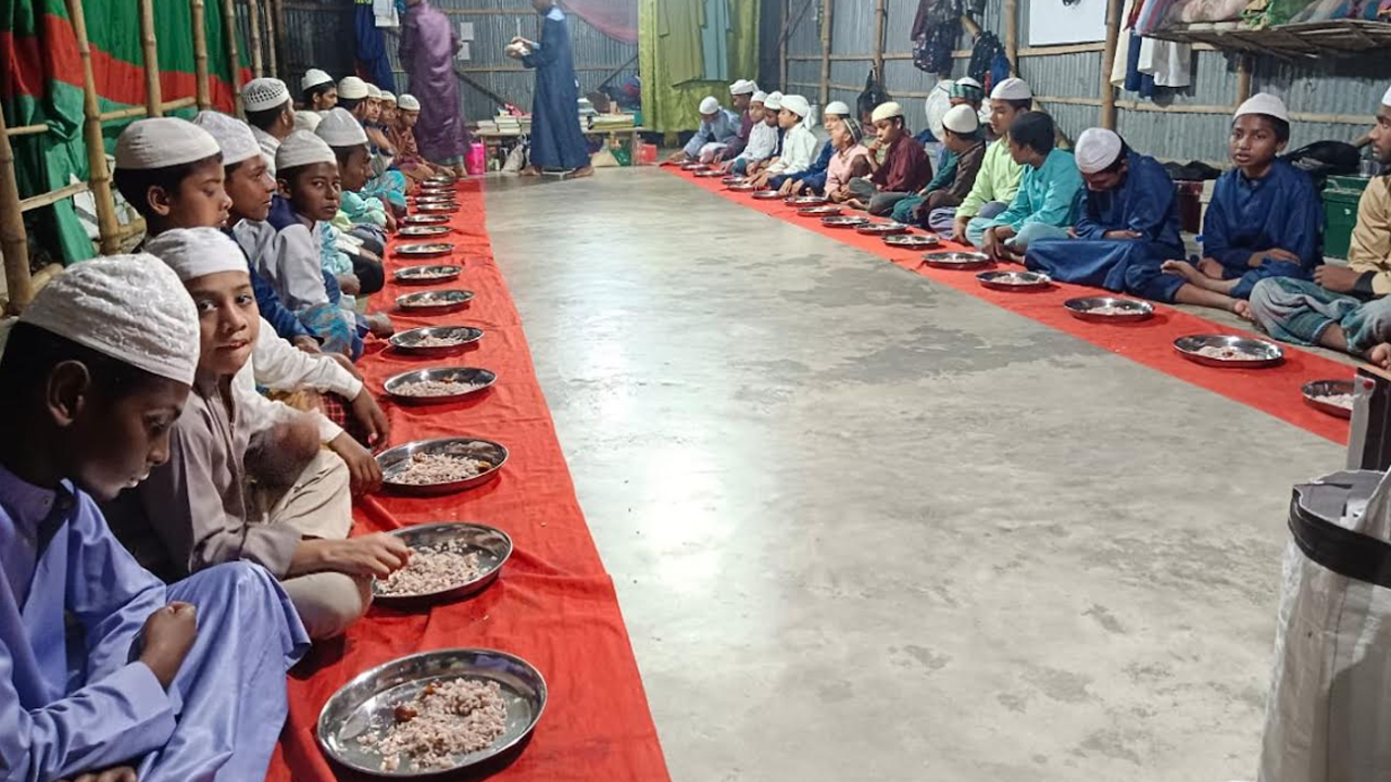 চিড়া-খেজুরেই এতিমদের ইফতার