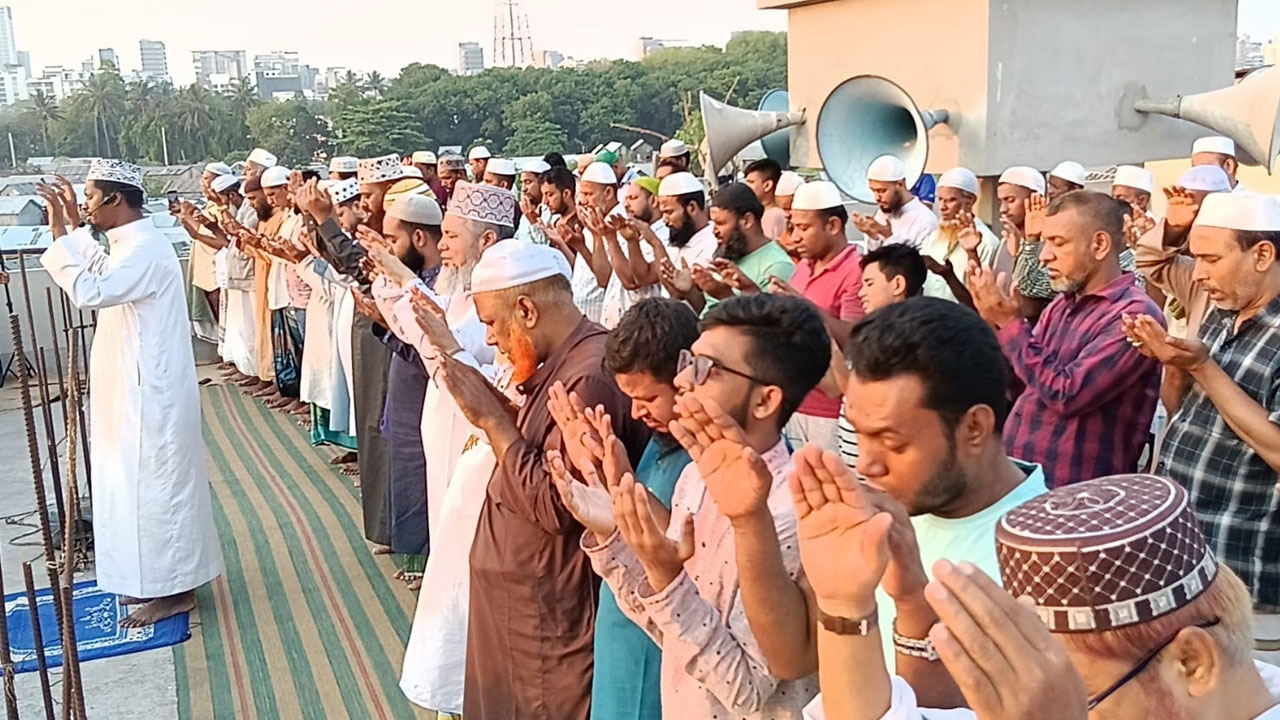 জামায়াতের আয়োজনে রাজধানীতে বৃষ্টির জন্য নামাজ