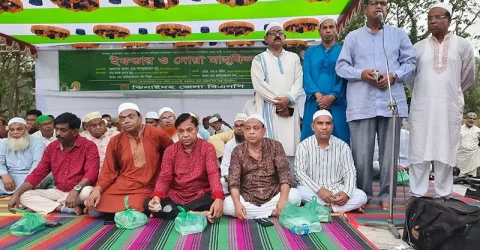 ঝিনাইদহ জেলার বিএনপির ইফতারে আওয়ামী লীগ নেতা, দু’দলেই মিশ্র প্রতিক্রিয়া