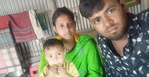 মলিন মুখে এবারের ঈদ কাটাবে স্বজনহারা শিশু