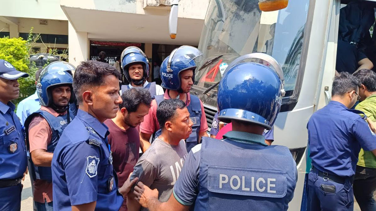 বান্দরবানে কেএনএফের ৫৩ জনের রিমান্ড