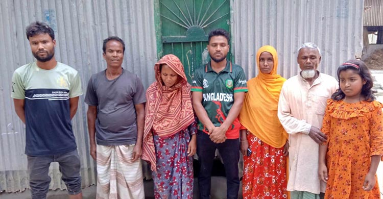 লিবিয়ায় ৪ শ্রমিকের অপহরণের খবরে দিশেহারা পরিবার
