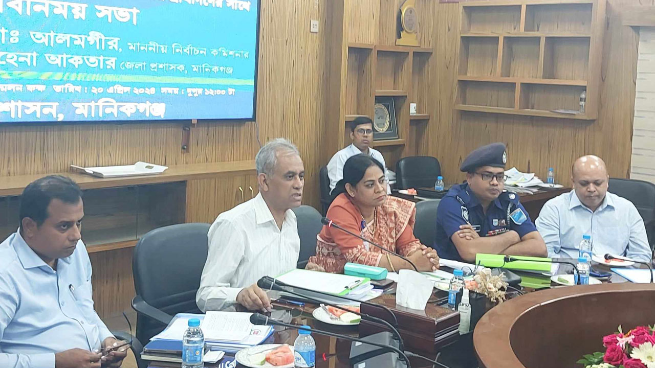 নির্বাচন অনেকটা টিকার মতো, অনেকে ভয় পায় : ইসি আলমগীর
