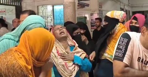 অটোরিকশার ধাক্কায় মায়ের কোল থেকে ছিটকে পড়ে শিশুর মৃত্যু